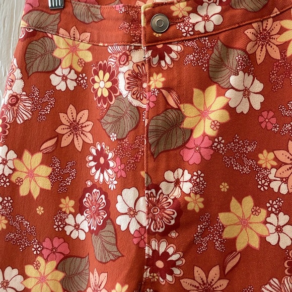 PEACH LOVE RETRO HOPPY BOHO FLORAL BELL BOTTOM FLARED JEANS NWT - Picture 2 of 8